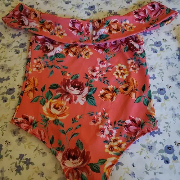 PRICE DROP! GBG FLORAL PRINT ONE PIECE SWIMSUIT-NWT - Picture 3 of 6
